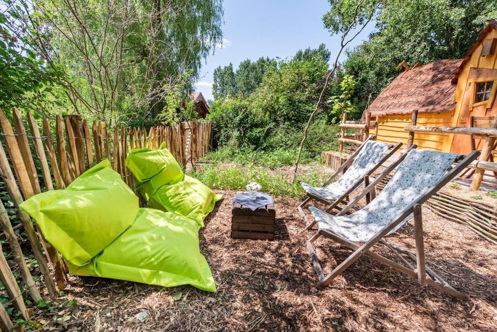 Au Pied Du Frene Villa Herzeele Bagian luar foto