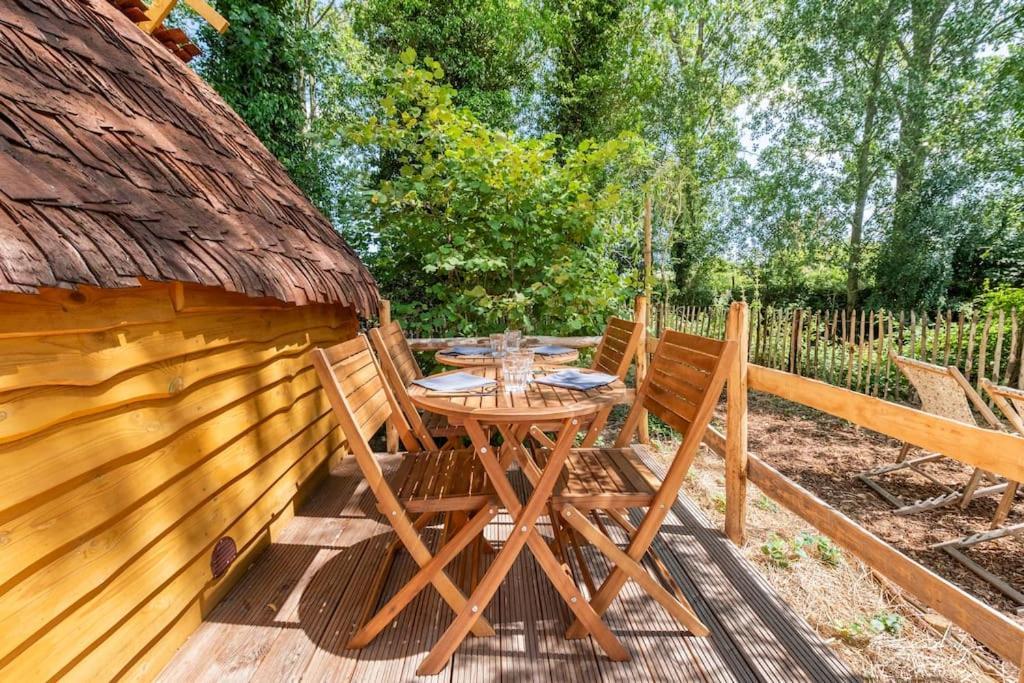 Au Pied Du Frene Villa Herzeele Bagian luar foto