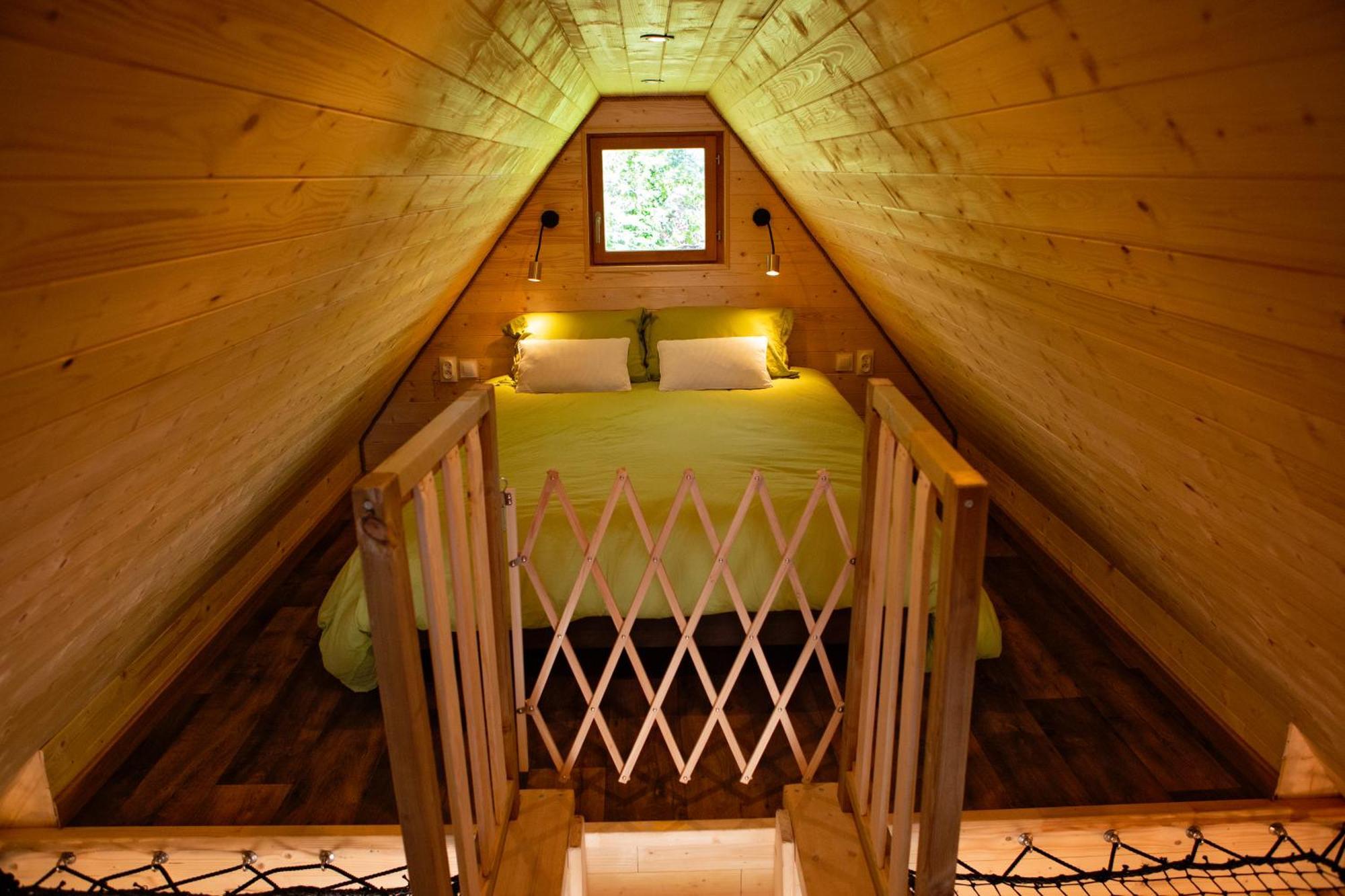 Au Pied Du Frene Villa Herzeele Bagian luar foto